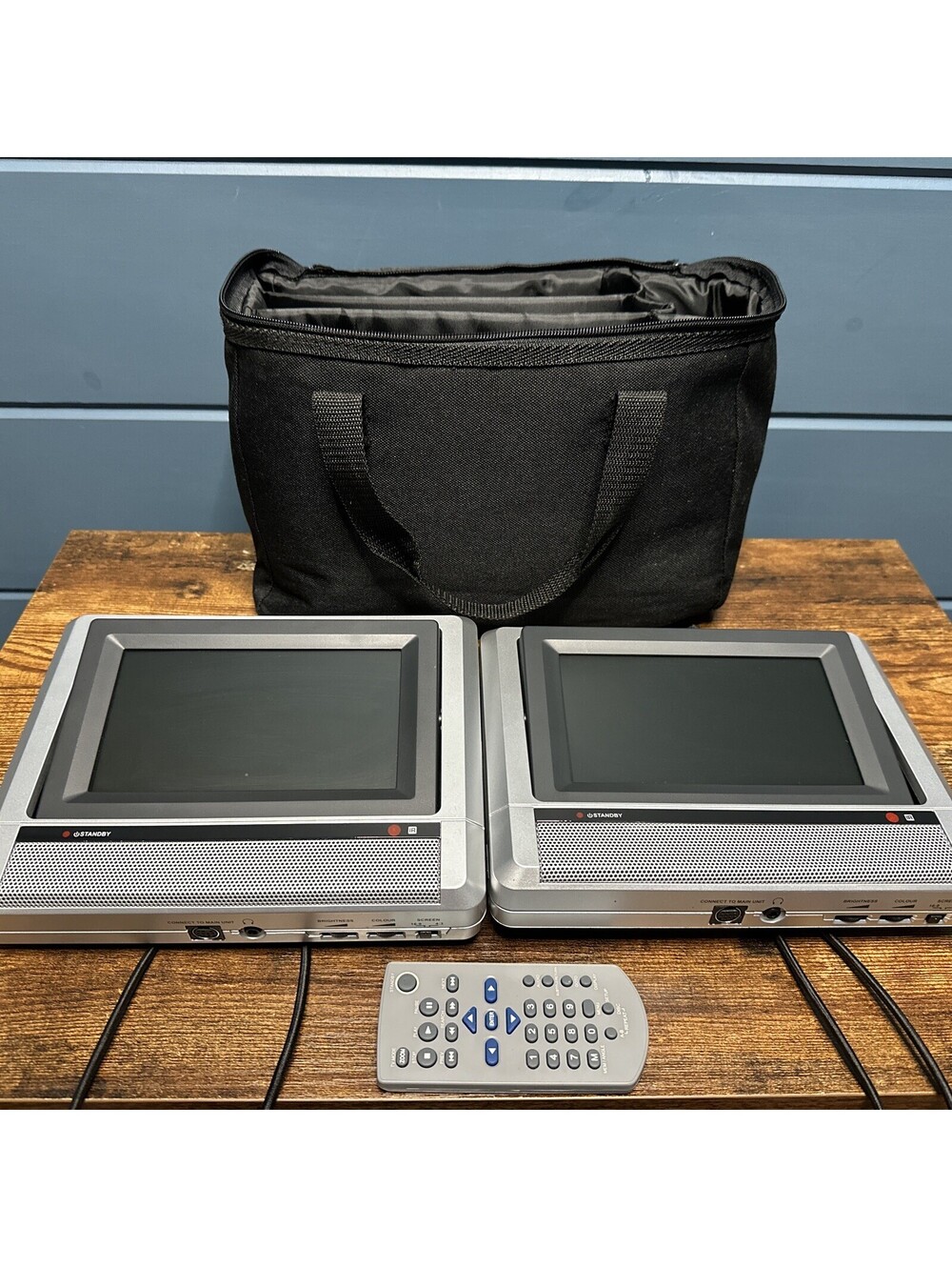 Kawasaki PVS1971 Portable Car 2-Screens 2 LCD SCREENS Cords and Remote